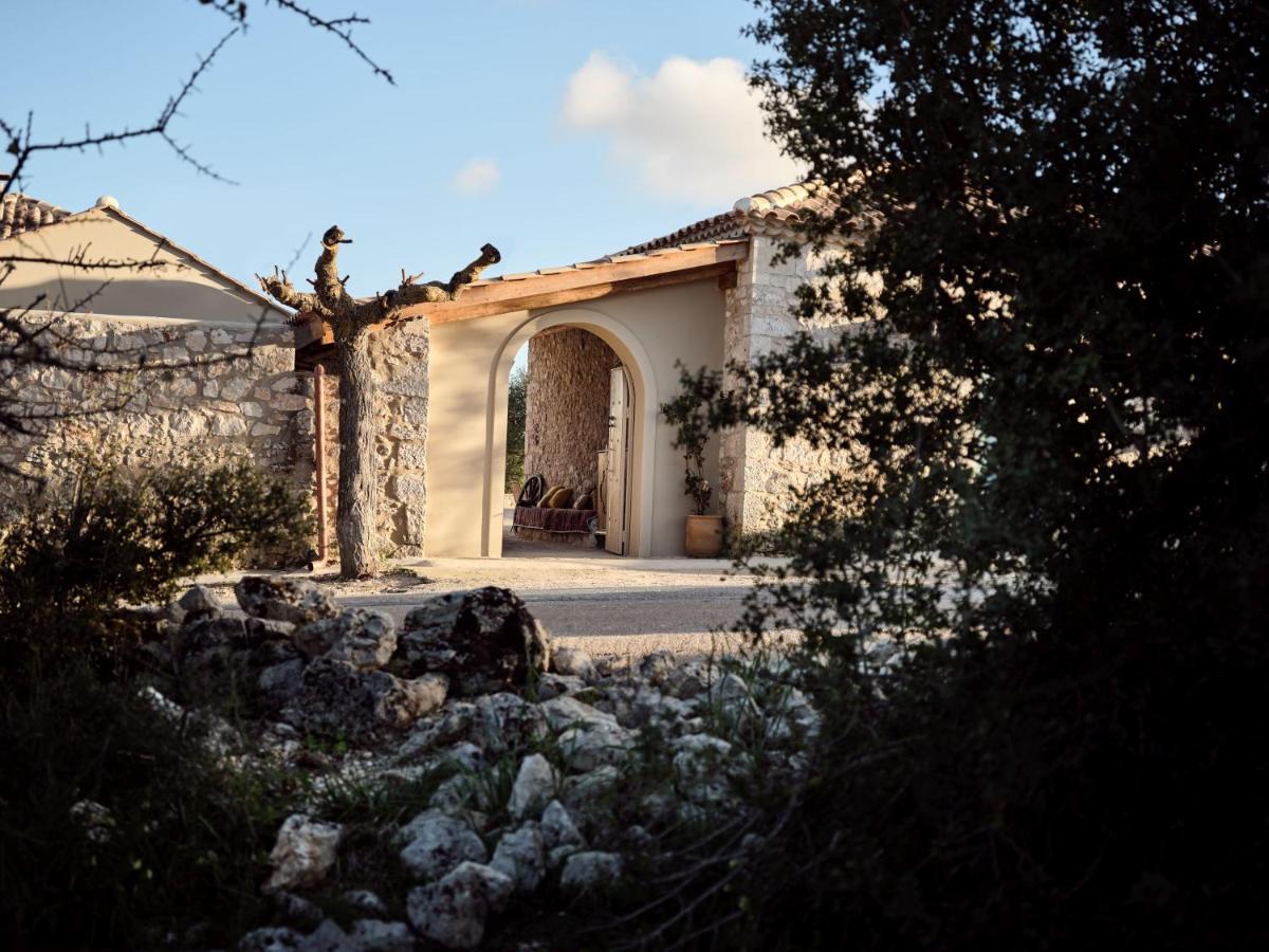 Alkis Farm And Residence Yírion Buitenkant foto